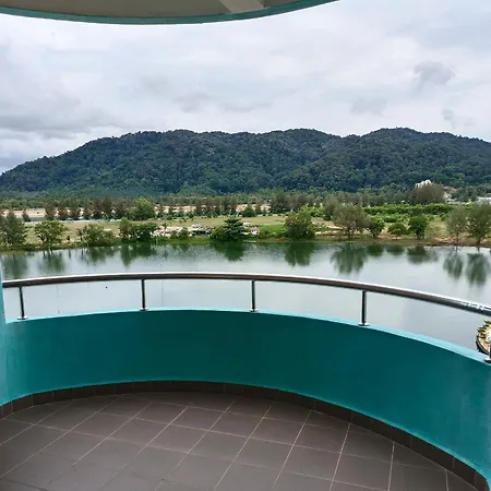 Glossy Marina Homestays Lumut Exterior photo