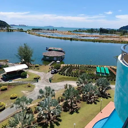Glossy Marina Homestays Lumut Exterior photo