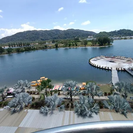 Glossy Marina Homestays Lumut Exterior photo