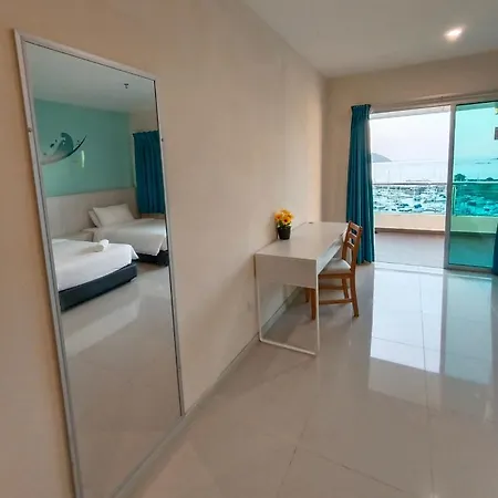 Glossy Marina Homestays Lumut Room photo