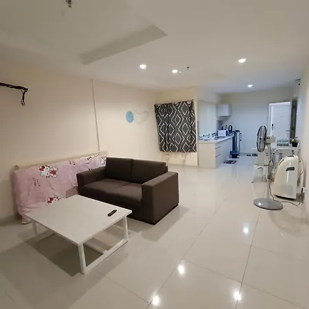Glossy Marina Homestays Lumut Room photo