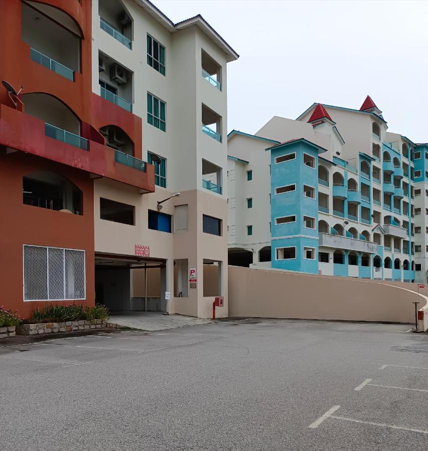 Apartment Glossy Marina