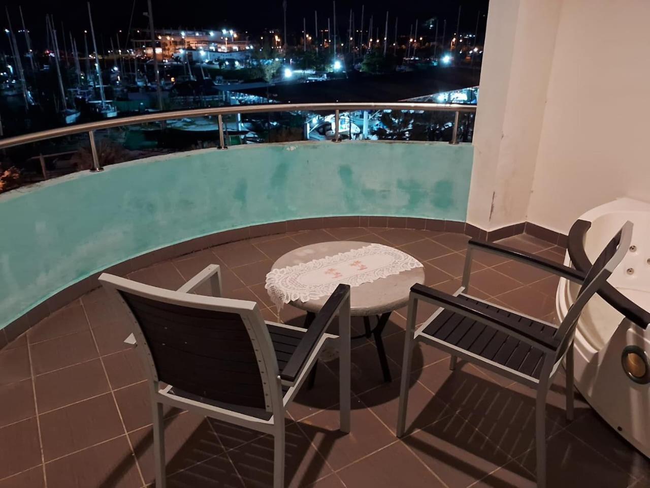 Glossy Marina Apartment