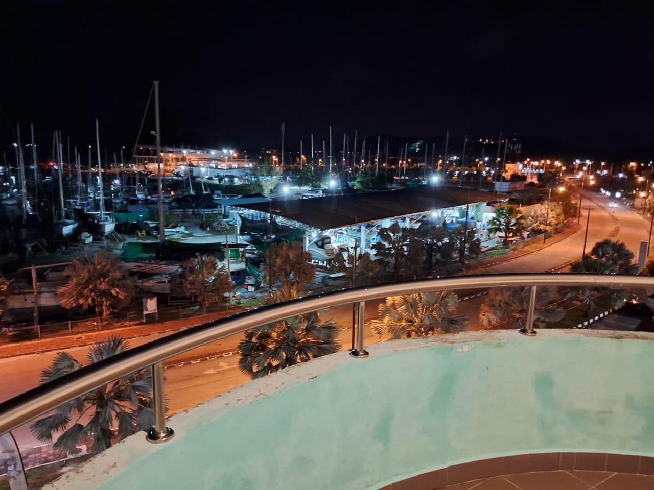 Apartment Glossy Marina